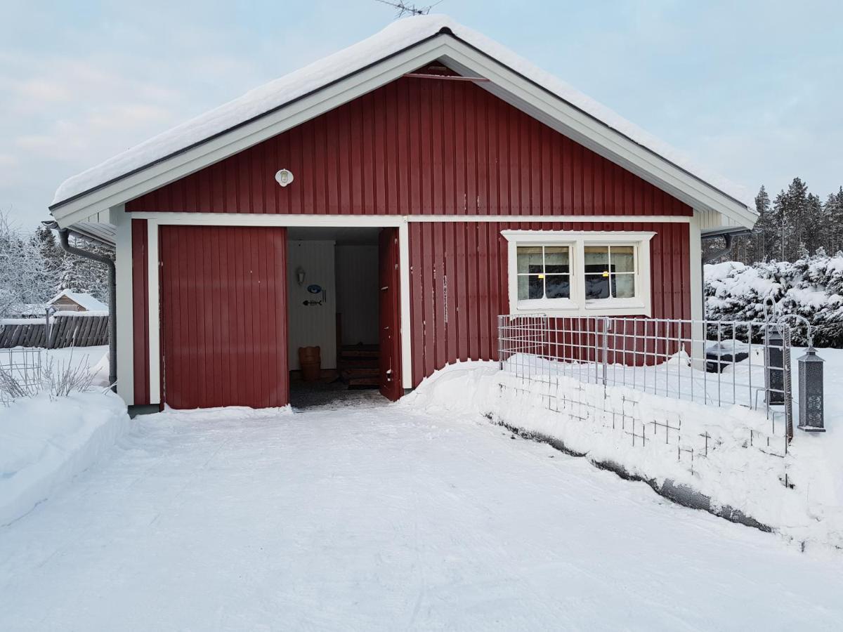 Stuga Selsmoran Byske Buitenkant foto